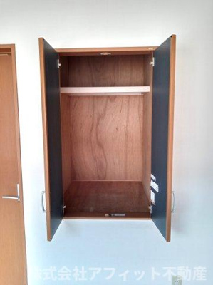 【その他】 | ローズさかき | 西側の洋室3.7帖の収納