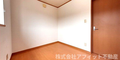 【寝室】 | ローズさかき | 東側の洋室3.7帖