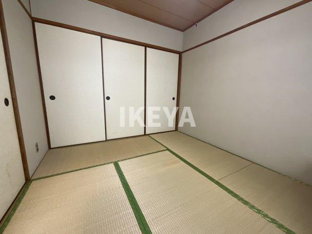 菅北ハイツの和室