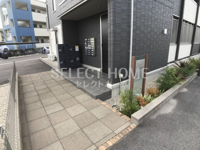 【エントランス】 | ラルーチェ | 同型タイプ建物の内部です