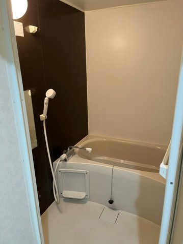 プレゼンス西浜の浴室