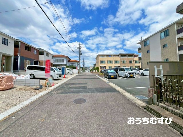 春日井市西高山町第2(全8棟)の前面道路含む現地写真