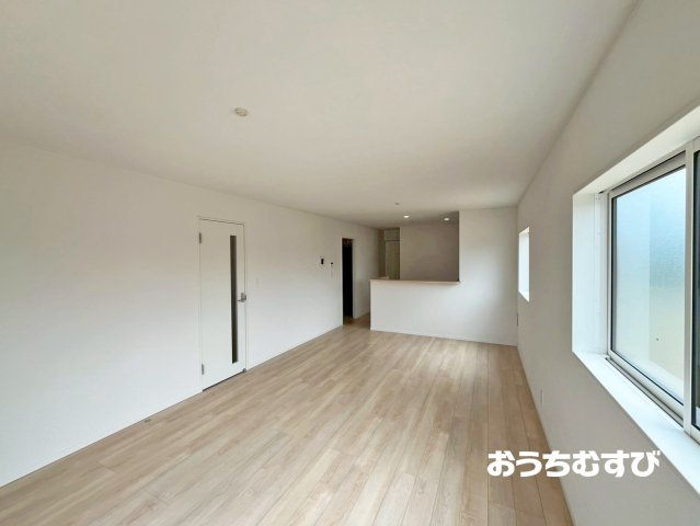 春日井市西高山町第2(全8棟)の居間・リビング