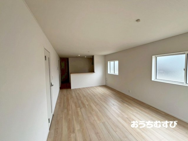 春日井市西高山町第2(全8棟)の居間・リビング