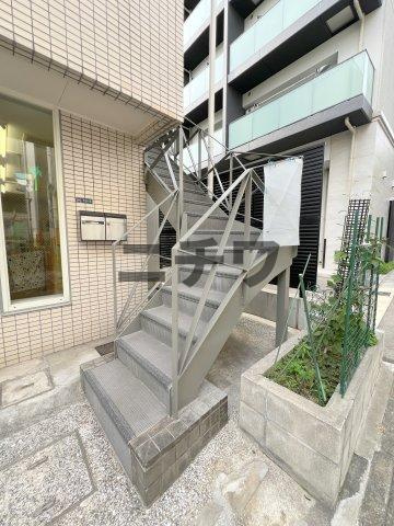 並木ビルのエントランス