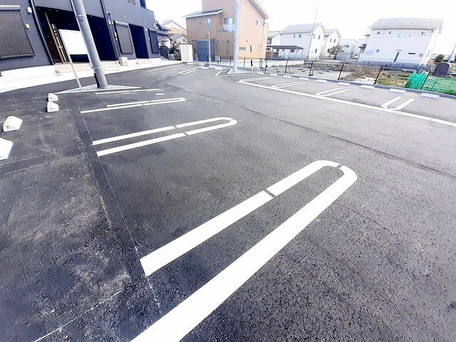 スフリーズ赤坂　Ⅰの駐車場