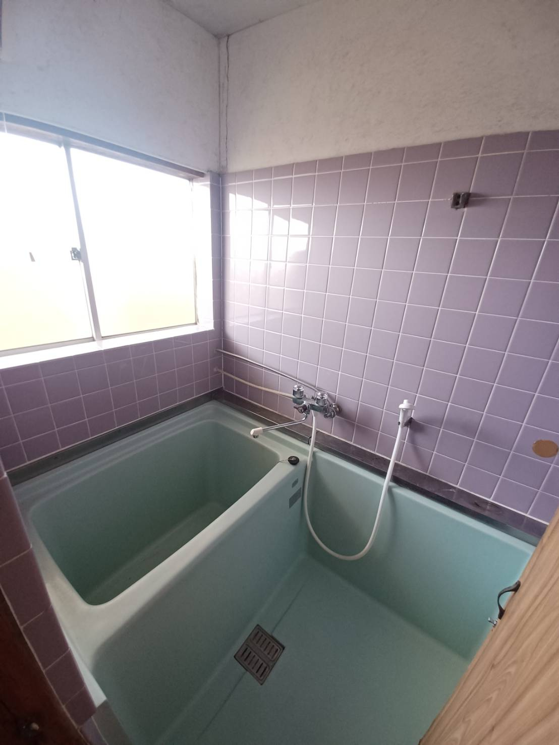 小宅マンションの浴室