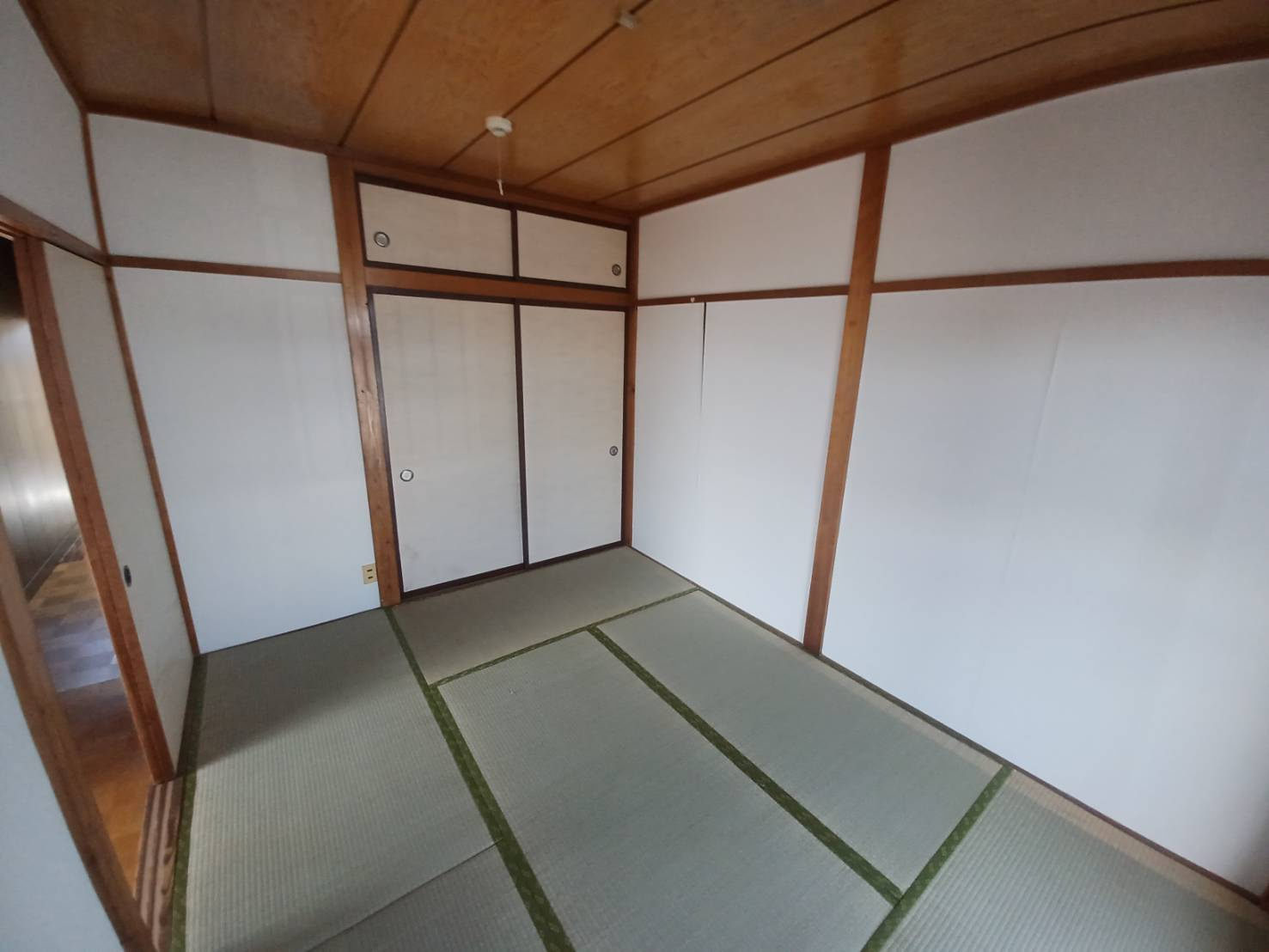 小宅マンションの和室