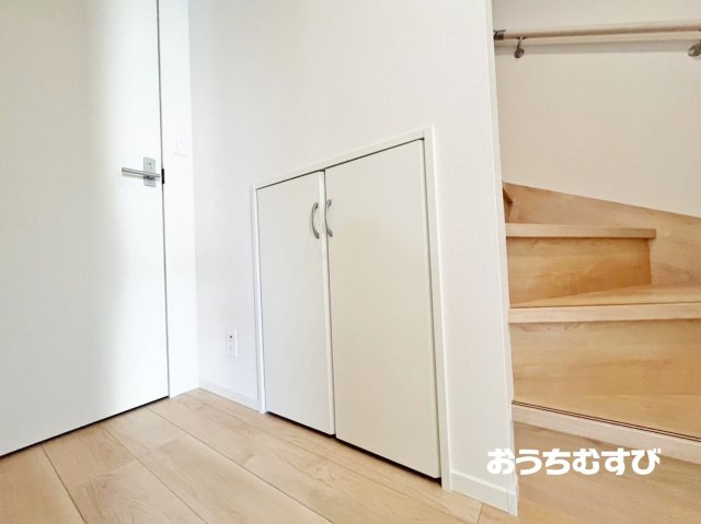 春日井市西高山町第2(全8棟)5号棟の収納