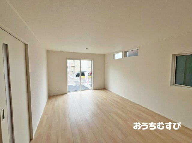 春日井市西高山町第2(全8棟)5号棟の居間・リビング