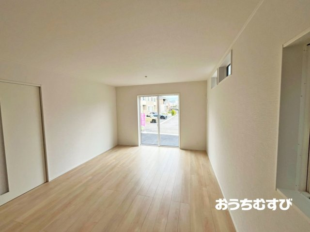 春日井市西高山町第2(全8棟)5号棟の居間・リビング