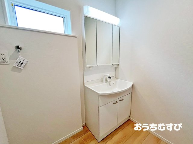 春日井市西高山町第2(全8棟)5号棟の独立洗面台