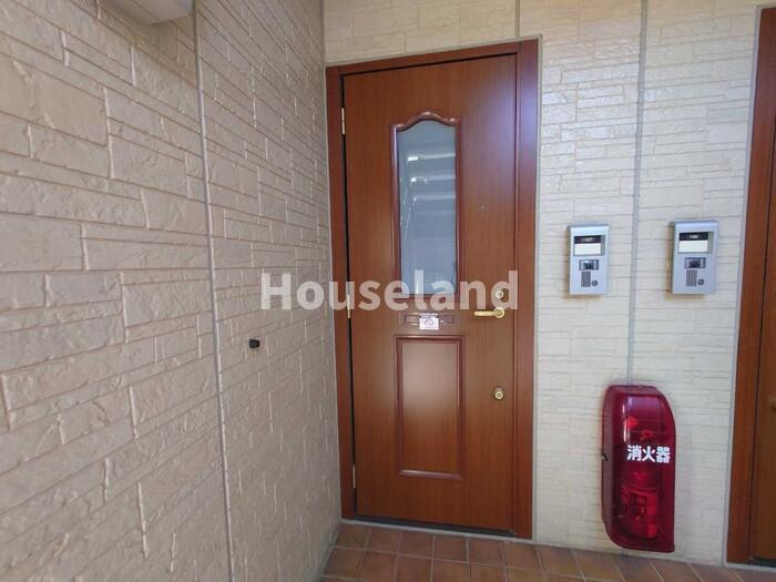 メゾン　フローラ　Ｂ棟のエントランス