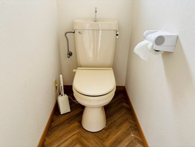 【倉庫併用住宅付き】真岡市掘込　中古住宅のトイレ