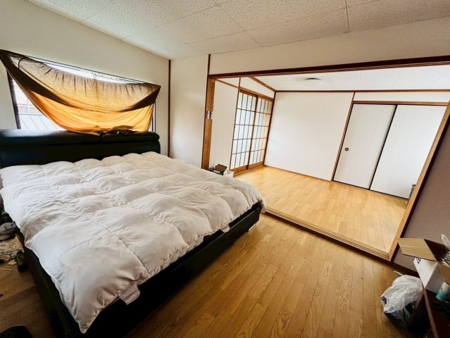 【倉庫併用住宅付き】真岡市掘込　中古住宅の洋室