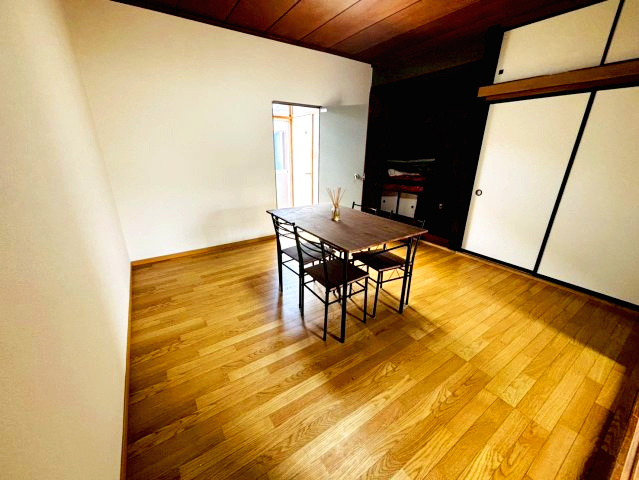 【倉庫併用住宅付き】真岡市掘込　中古住宅の洋室