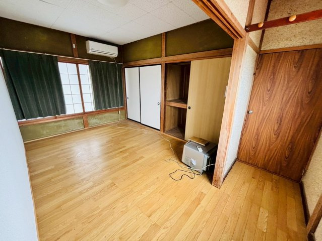 【倉庫併用住宅付き】真岡市掘込　中古住宅の洋室