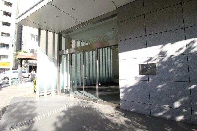 パークタワー目黒のエントランス
