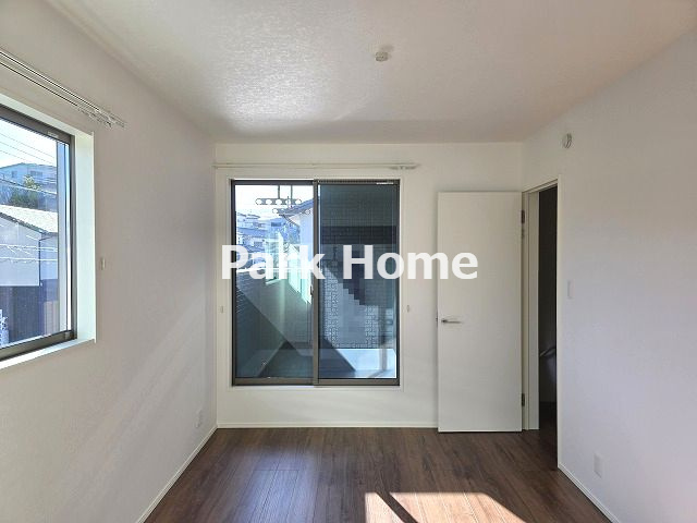 高知市瀬戸南町2丁目 ①　新築戸建ての洋室