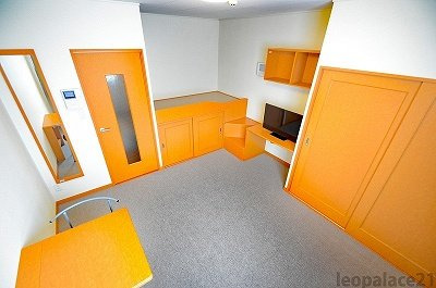 レオパレスセンチュリーの居間・リビング