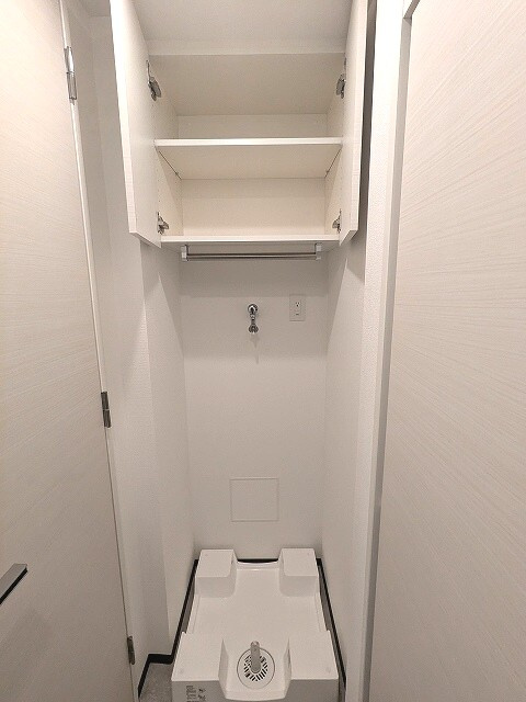 ルジュール神田須田町の設備|お手入れし易い様に排水口を手前中央に配置し、足高の防水パンです