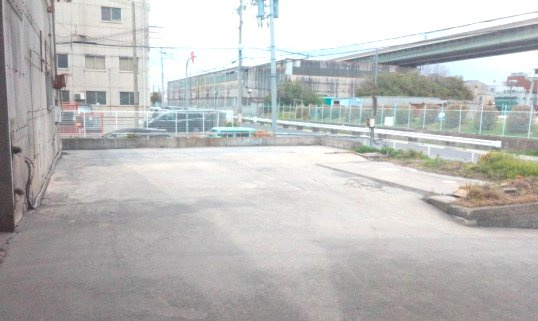 此花区常吉2丁目　貸倉庫の駐車場