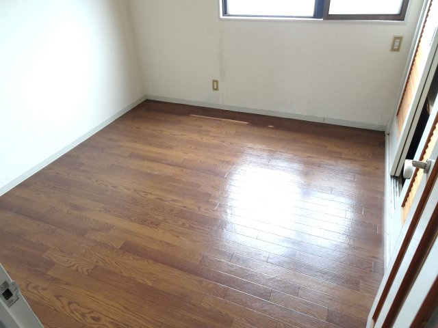 プレアール大垣本町の洋室