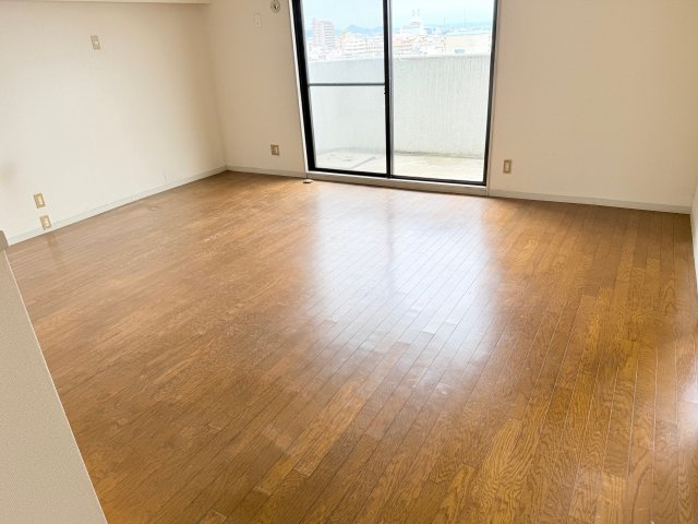 プレアール大垣本町の居間・リビング