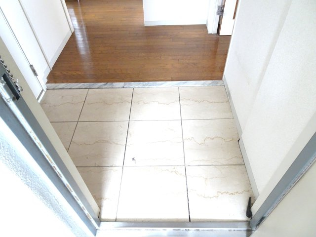 プレアール大垣本町の玄関