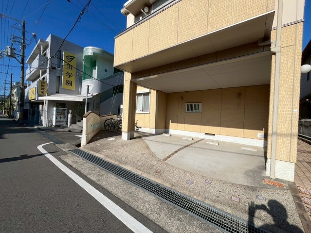 ラ・プリュームの駐車場