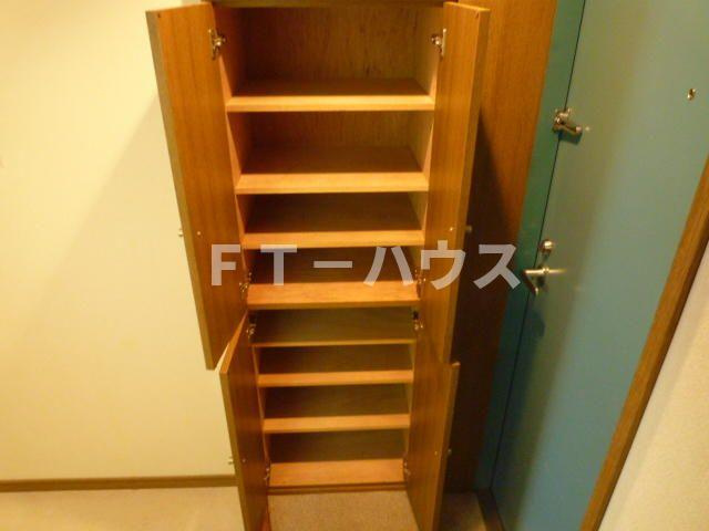 エムズ３の玄関