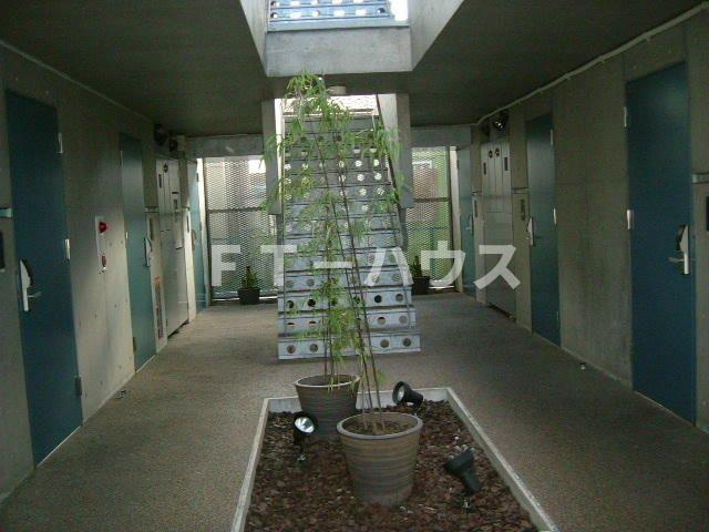エムズ３のエントランス