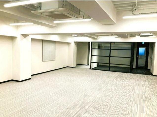 新富町営和ビルの内装