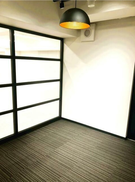 新富町営和ビルの内装