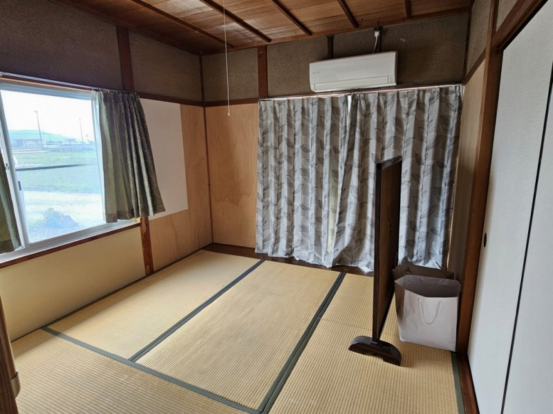 平屋のテナントの和室