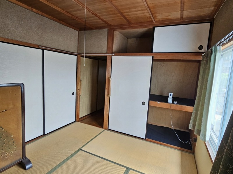 平屋のテナントの和室