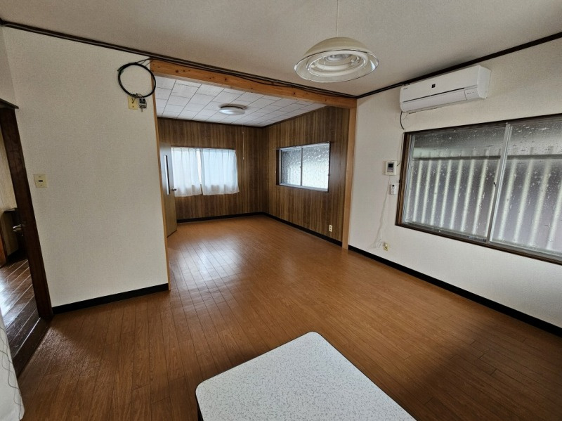 平屋のテナントの内装