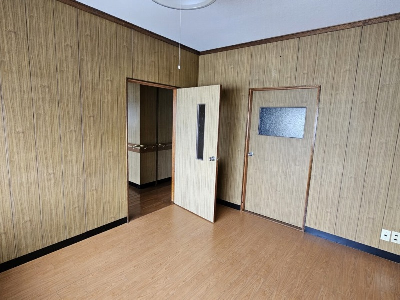 平屋のテナントの内装