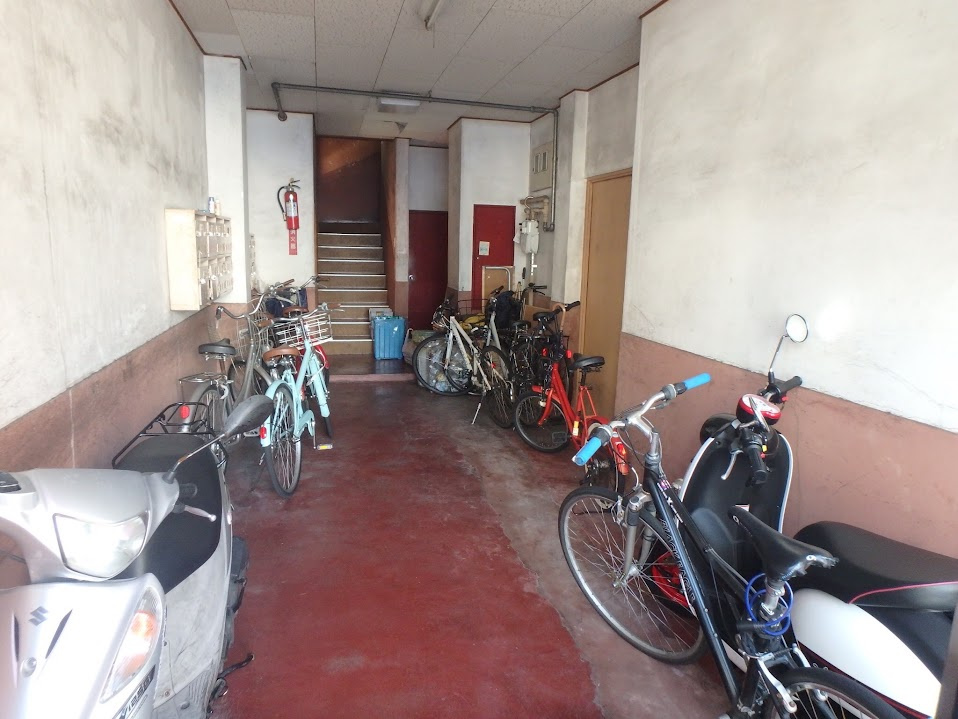 ハイツウエストリバーのロビー