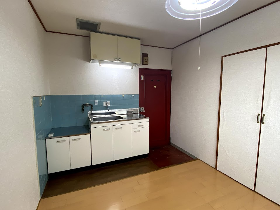 ハイツウエストリバーの洋室