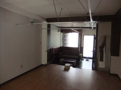 【玄関】 | ホワイトプラザ　１階