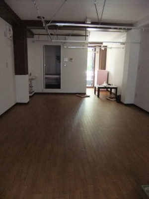 【居間・リビング】 | ホワイトプラザ　１階