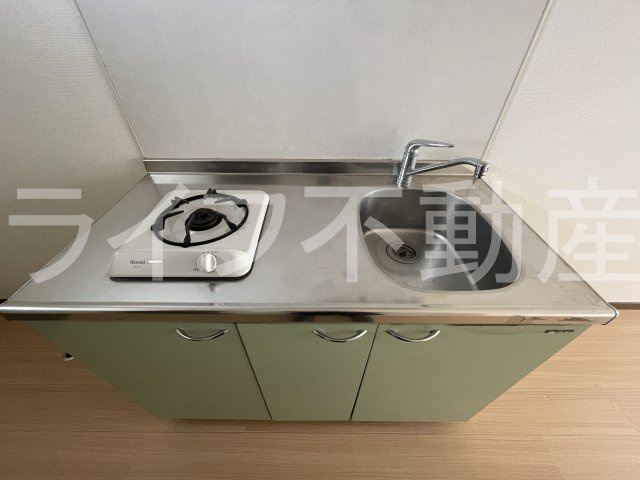 エステートピアヌカタのキッチン|コンパクトなキッチンで掃除もラクラク