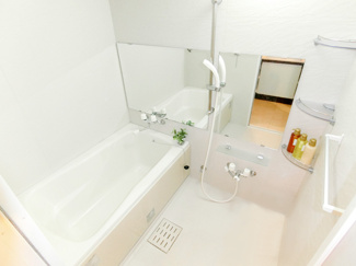 【内装】 | W.O.B　SHINMACHI | 明るい色調の室内です