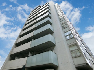 【外観】 | W.O.B　HONMACHI-WEST | おしゃれな外観です