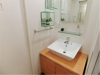 【内装】 | W.O.B　HONMACHI-WEST | 明るい色調の室内です