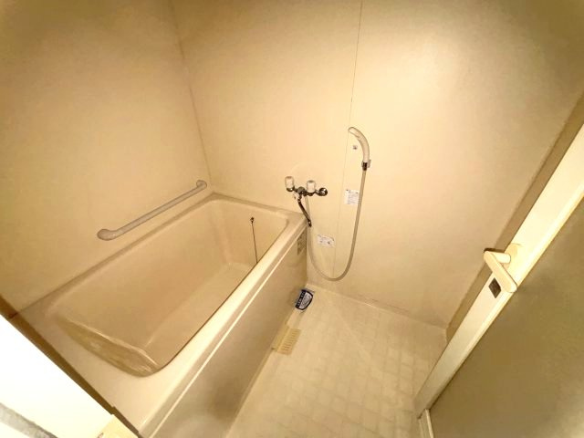リーヴァ三日市の浴室