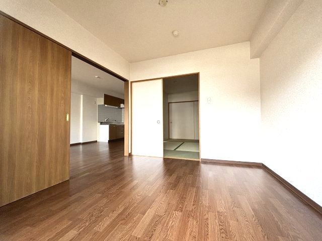 リーヴァ三日市の洋室
