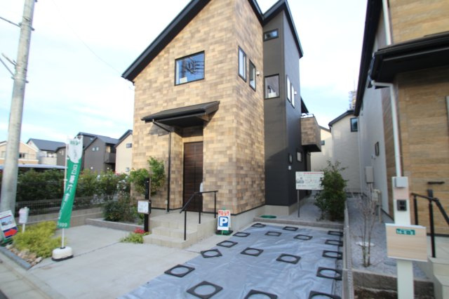 【外観】 | 【兼六パークタウン】花小金井33期　全42棟 | 角地や南向きなど、区画形状を活かした暮らし良さにこだわりの住まいが続々と誕生。