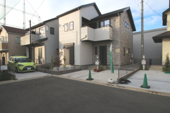 【兼六パークタウン】花小金井33期　全42棟残６棟！の外観|周辺はスーパーやコンビニ、ドラッグストアが点在し暮らし便利です。日々のお買い物が便利な環境です♪